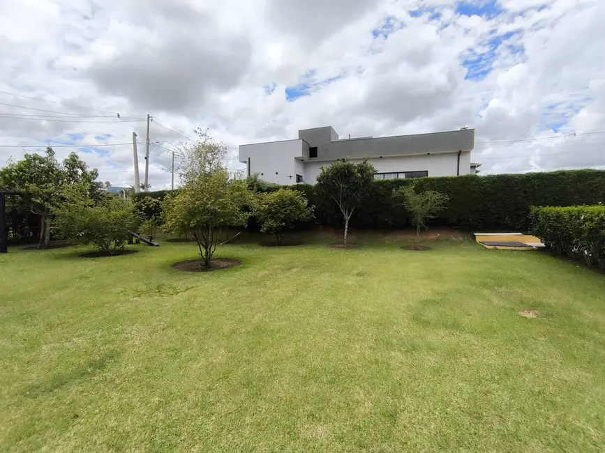 Chácara com 3 quartos à venda, 1000m2 em Alambari - SP - imagem 8 Foto 8 de Chácara com 3 quartos à venda, 1000m2 em Alambari - SP