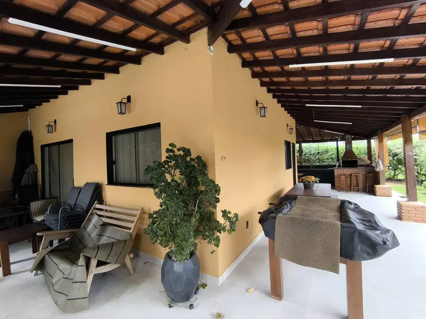 Chácara com 3 quartos à venda, 1000m2 em Alambari - SP - imagem 5 Foto 5 de Chácara com 3 quartos à venda, 1000m2 em Alambari - SP