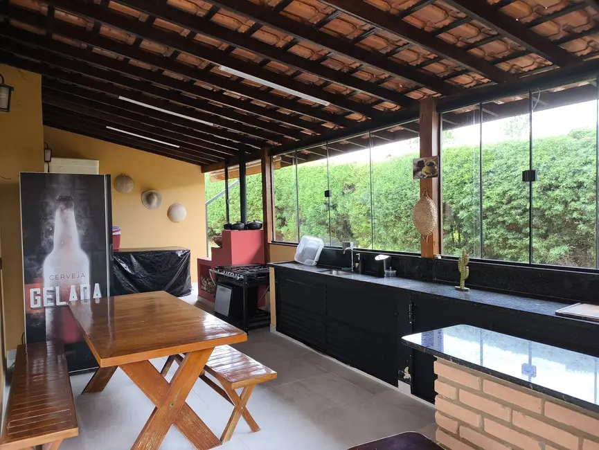 Chácara com 3 quartos à venda, 1000m2 em Alambari - SP - imagem 2 Foto 2 de Chácara com 3 quartos à venda, 1000m2 em Alambari - SP