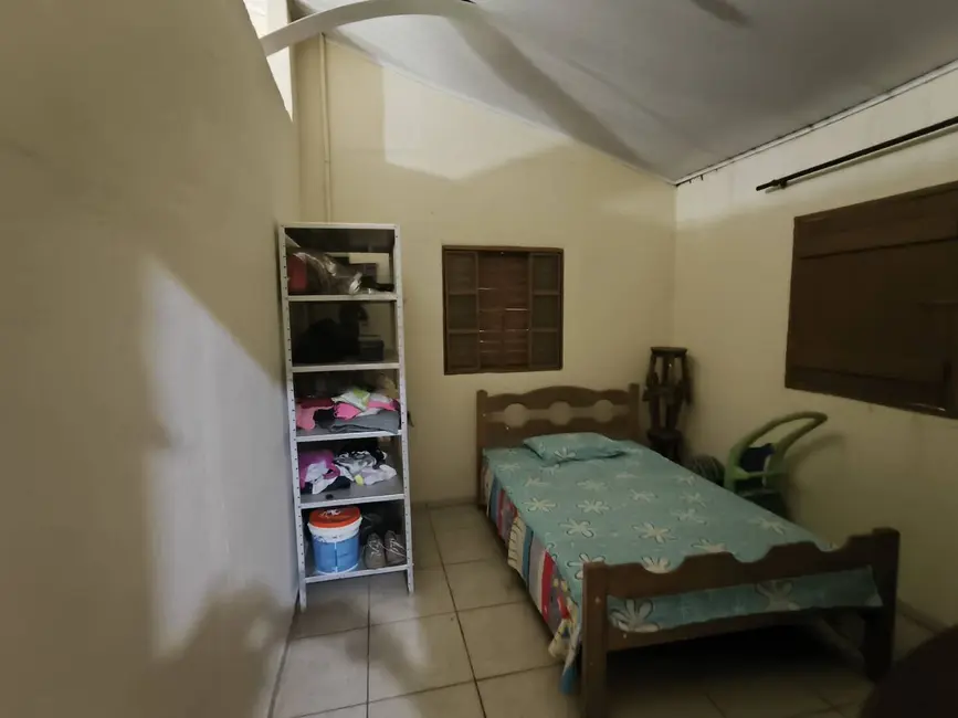 Chácara com 3 quartos à venda, 1000m2 em Itapetininga - SP - imagem 5 Foto 5 de Chácara com 3 quartos à venda, 1000m2 em Itapetininga - SP