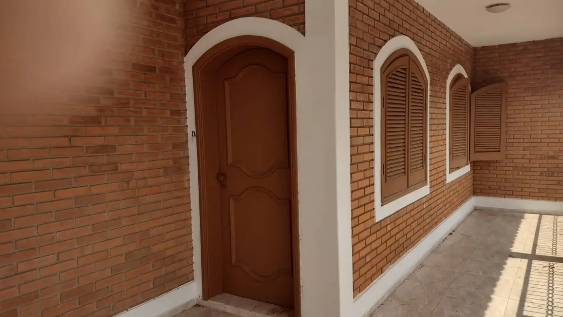 Foto 3 de Casa com 4 quartos à venda, 330m2 em Tatui - SP