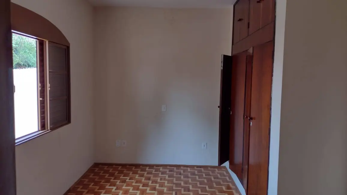 Foto 6 de Casa com 4 quartos à venda, 330m2 em Tatui - SP