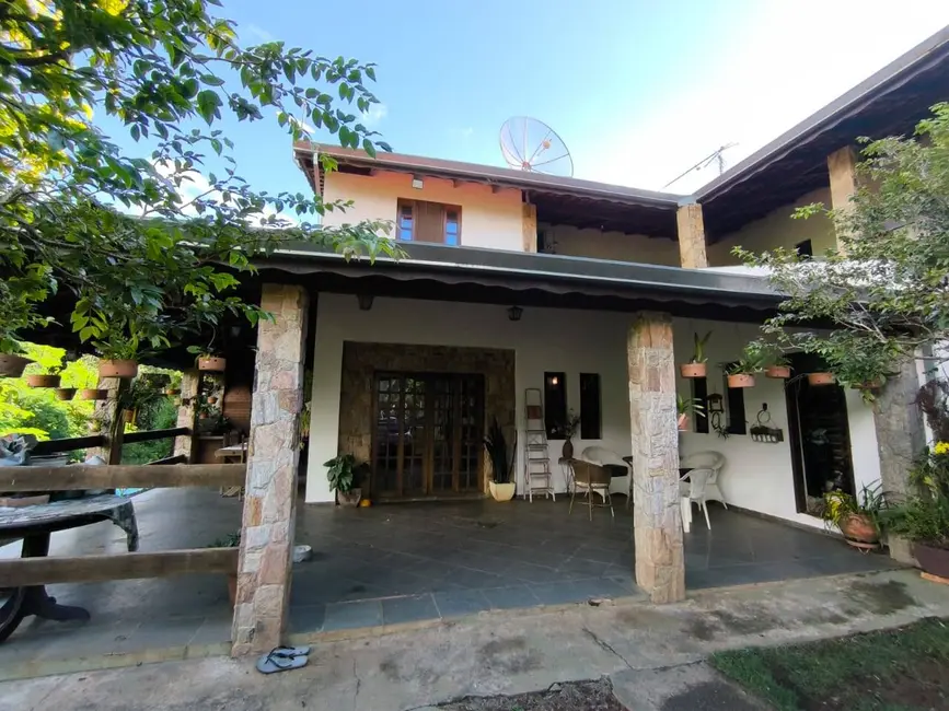 Chácara com 3 quartos à venda, 345m2 em Aracoiaba Da Serra - SP - imagem 4 Foto 4 de Chácara com 3 quartos à venda, 345m2 em Aracoiaba Da Serra - SP