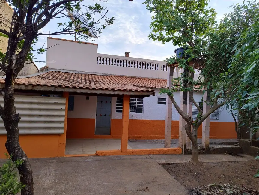Foto 1 de Casa com 1 quarto à venda, 75m2 em Centro, Capela Do Alto - SP