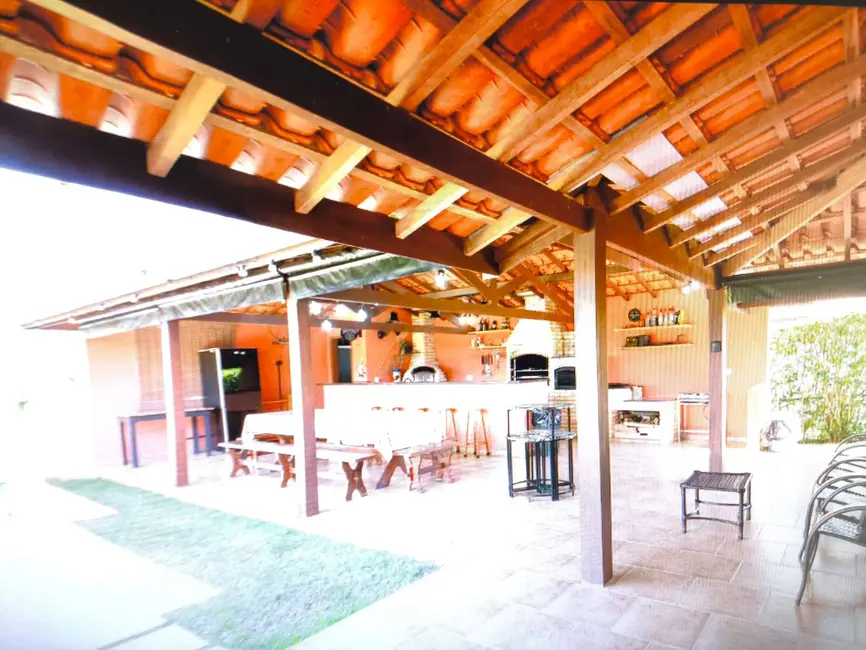 Chácara com 4 quartos à venda, 800m2 em Alambari - SP - imagem 3 Foto 3 de Chácara com 4 quartos à venda, 800m2 em Alambari - SP