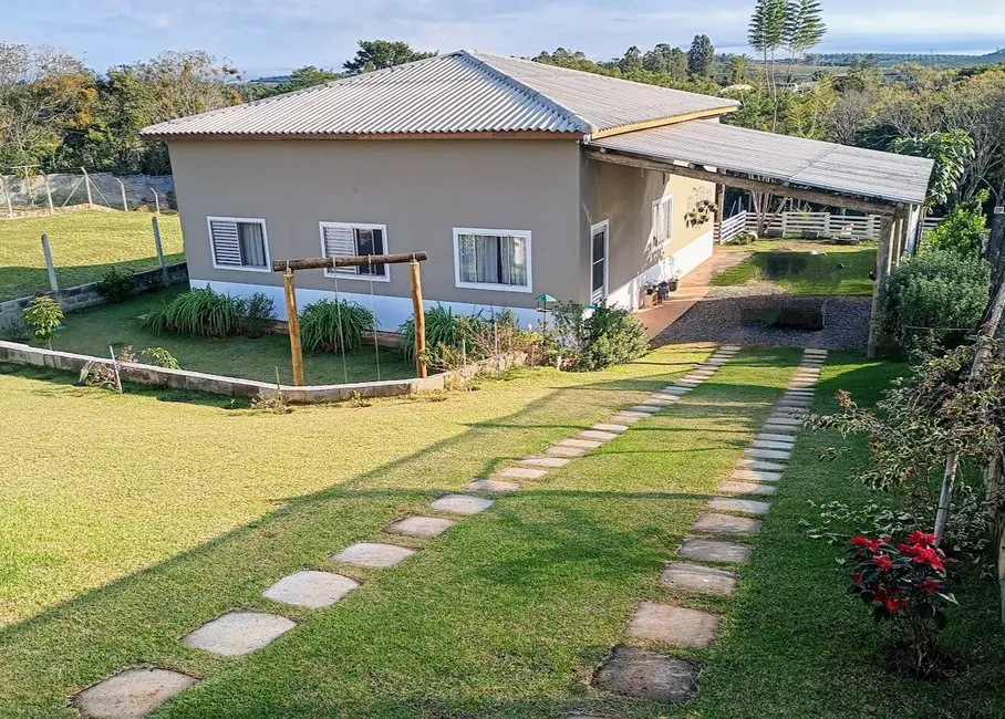 Chácara com 3 quartos à venda, 800m2 em Alambari - SP - imagem 1 Foto 1 de Chácara com 3 quartos à venda, 800m2 em Alambari - SP