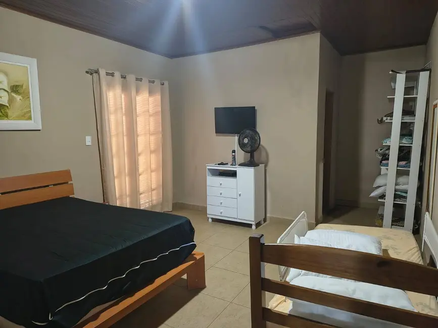 Chácara com 4 quartos à venda, 1000m2 em Aracoiaba Da Serra - SP - imagem 8 Foto 8 de Chácara com 4 quartos à venda, 1000m2 em Aracoiaba Da Serra - SP