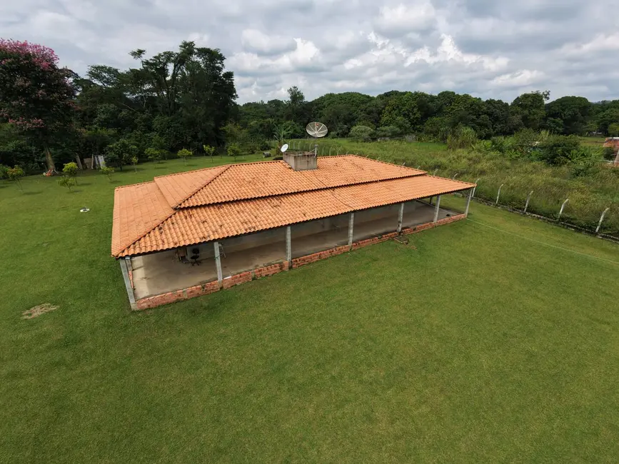 Chácara com 4 quartos à venda, 5000m2 em Capela Do Alto - SP - imagem 1 Foto 1 de Chácara com 4 quartos à venda, 5000m2 em Capela Do Alto - SP