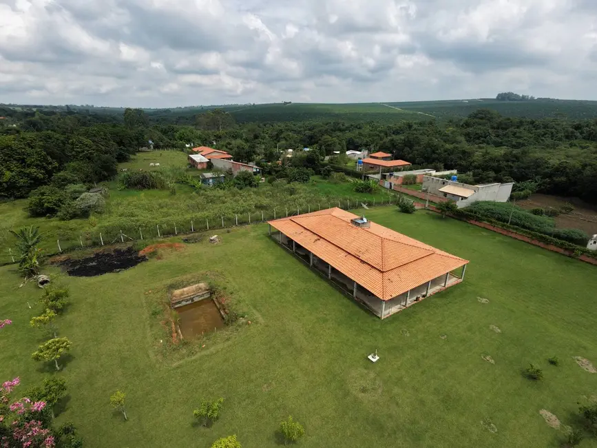 Chácara com 4 quartos à venda, 5000m2 em Capela Do Alto - SP - imagem 2 Foto 2 de Chácara com 4 quartos à venda, 5000m2 em Capela Do Alto - SP