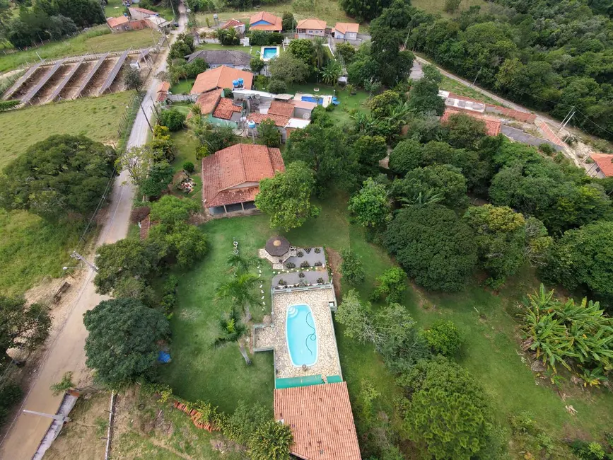 Foto 3 de Chácara com 3 quartos à venda, 5500m2 em Aracoiaba Da Serra - SP