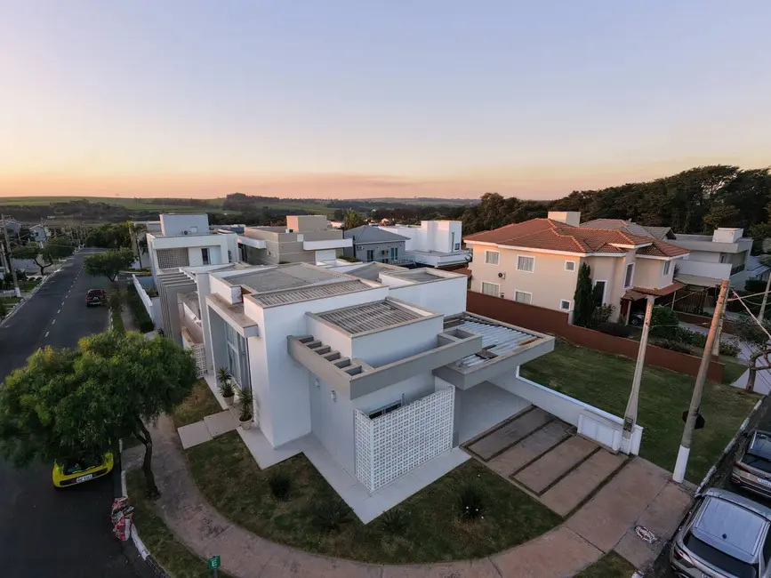 Foto 2 de Casa de Condomínio com 3 quartos à venda, 350m2 em Cajuru do Sul, Sorocaba - SP