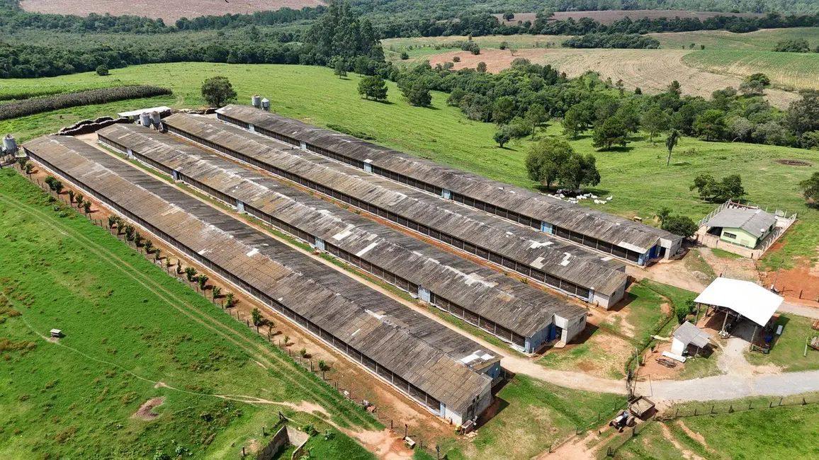 Foto 1 de Sala Comercial à venda, 480000m2 em Alambari - SP