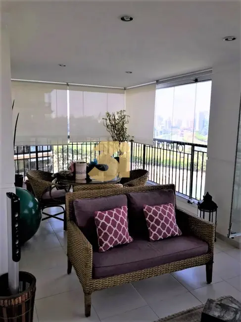 Foto 4 de Apartamento com 4 quartos à venda, 247m2 em São Paulo - SP