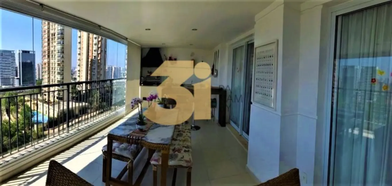 Foto 2 de Apartamento com 4 quartos à venda, 247m2 em São Paulo - SP