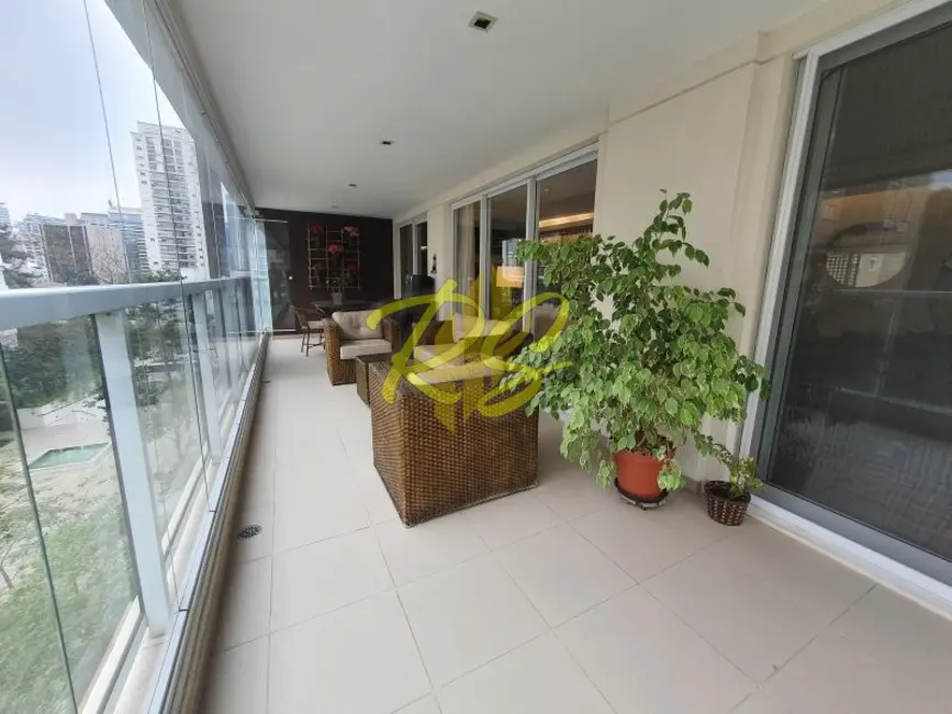 Apartamento com 3 quartos à venda, 241m2 em Chácara Santo Antônio (Zona Sul), São Paulo - SP - imagem 9 Foto 9 de Apartamento com 3 quartos à venda, 241m2 em Chácara Santo Antônio (Zona Sul), São Paulo - SP