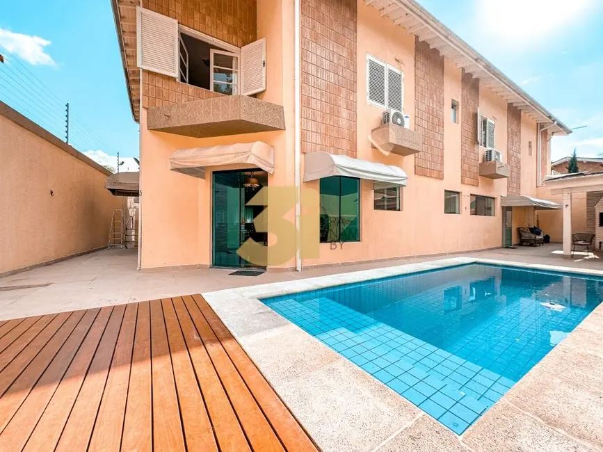 Foto 1 de Casa de Condomínio com 4 quartos à venda, 400m2 em Jardim Petrópolis, São Paulo - SP