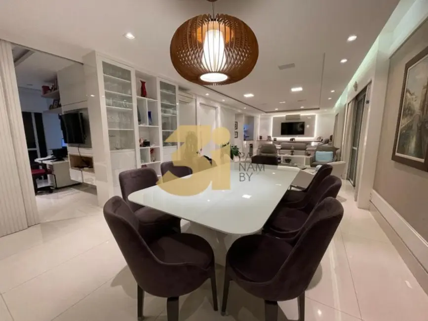 Foto 1 de Apartamento com 3 quartos à venda, 200m2 em São Paulo - SP