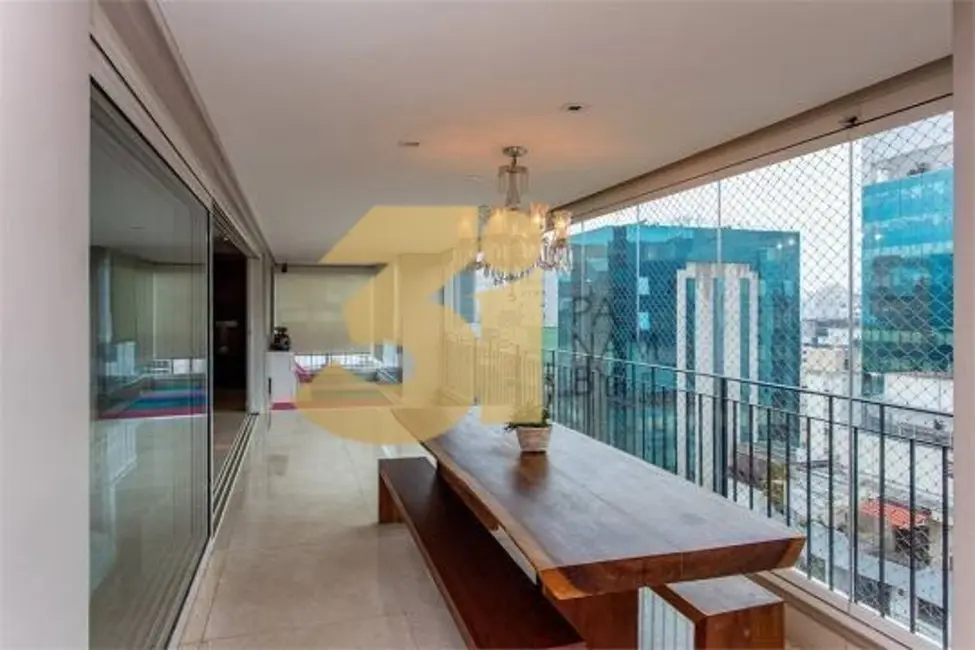 Foto 2 de Apartamento com 3 quartos à venda, 223m2 em Itaim Bibi, São Paulo - SP
