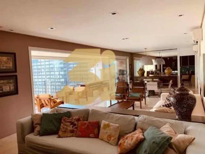 Foto 4 de Apartamento com 3 quartos à venda, 223m2 em Itaim Bibi, São Paulo - SP