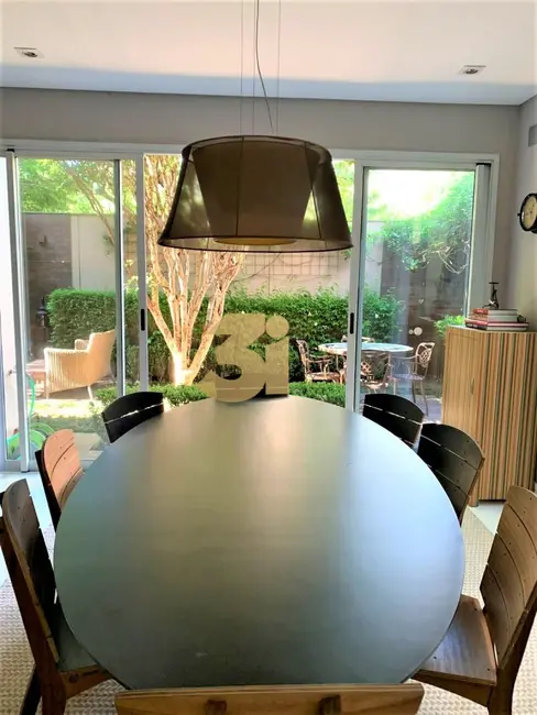 Foto 1 de Casa de Condomínio com 3 quartos à venda, 350m2 em Real Parque, São Paulo - SP