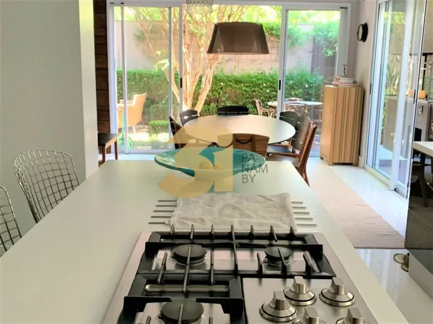 Foto 3 de Casa de Condomínio com 3 quartos à venda, 350m2 em Real Parque, São Paulo - SP