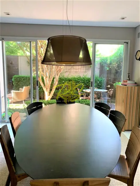 Foto 1 de Casa de Condomínio com 3 quartos à venda, 350m2 em Real Parque, São Paulo - SP