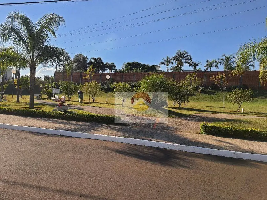 Casa de Condomínio com 3 quartos à venda, 250m2 em Jardim Petrópolis, Piracicaba - SP - imagem 3 Foto 3 de Casa de Condomínio com 3 quartos à venda, 250m2 em Jardim Petrópolis, Piracicaba - SP