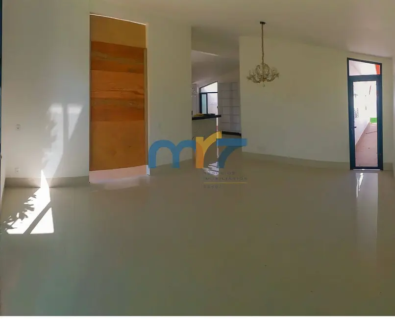 Casa com 3 quartos à venda, 170m2 em Rondonopolis - MT - imagem 3 Foto 3 de Casa com 3 quartos à venda, 170m2 em Rondonopolis - MT