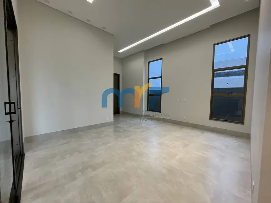 Casa com 3 quartos à venda, 380m2 em Rondonopolis - MT - imagem 7 Foto 7 de Casa com 3 quartos à venda, 380m2 em Rondonopolis - MT