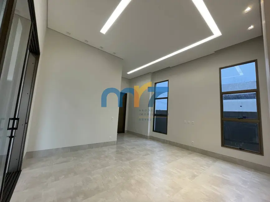 Casa com 3 quartos à venda, 380m2 em Rondonopolis - MT - imagem 3 Foto 3 de Casa com 3 quartos à venda, 380m2 em Rondonopolis - MT