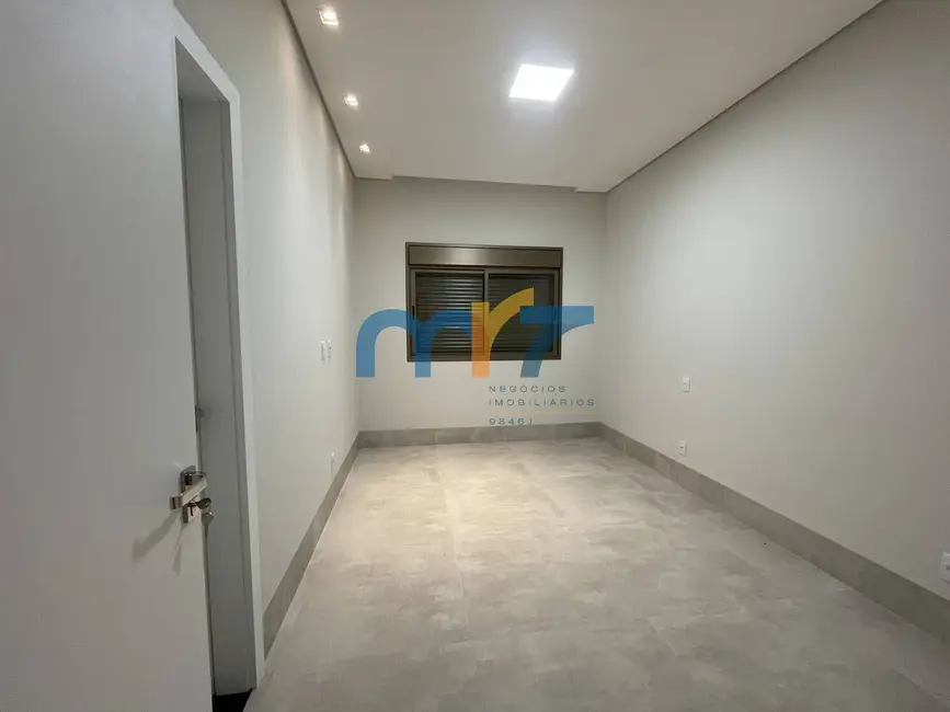 Casa com 3 quartos à venda, 380m2 em Rondonopolis - MT - imagem 6 Foto 6 de Casa com 3 quartos à venda, 380m2 em Rondonopolis - MT