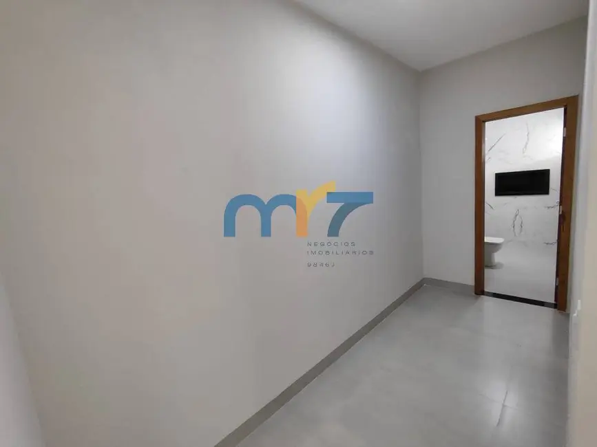 Foto 2 de Casa com 2 quartos à venda, 175m2 em Rondonopolis - MT