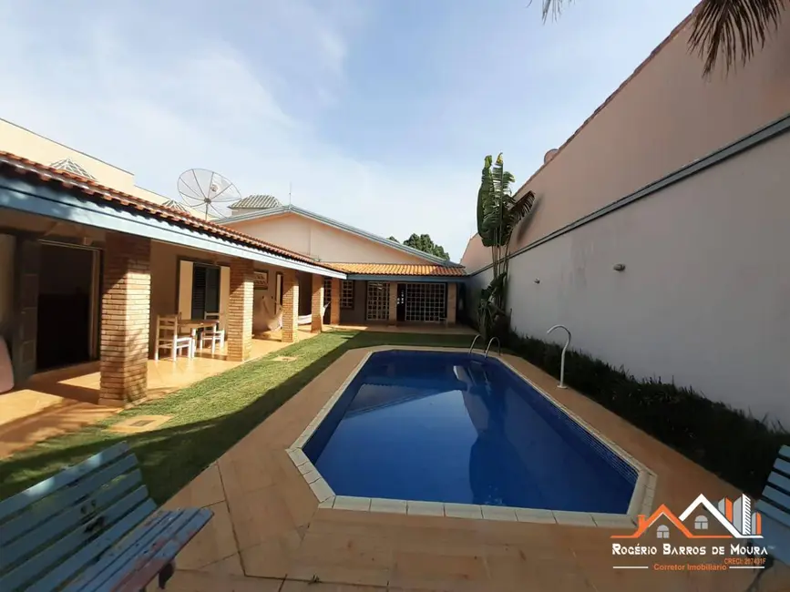 Foto 2 de Casa com 3 quartos à venda, 600m2 em Jardim Colombo, Itapetininga - SP