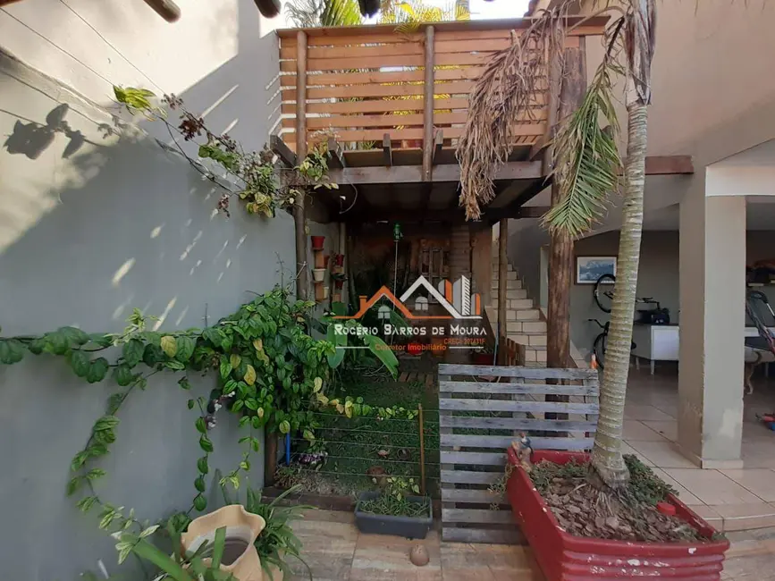 Casa com 3 quartos à venda, 250m2 em Vila Nastri, Itapetininga - SP - imagem 4 Foto 4 de Casa com 3 quartos à venda, 250m2 em Vila Nastri, Itapetininga - SP