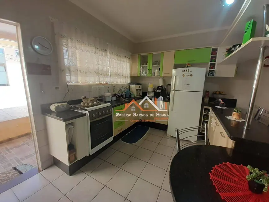 Foto 4 de Casa com 2 quartos à venda, 250m2 em Vila Nastri, Itapetininga - SP