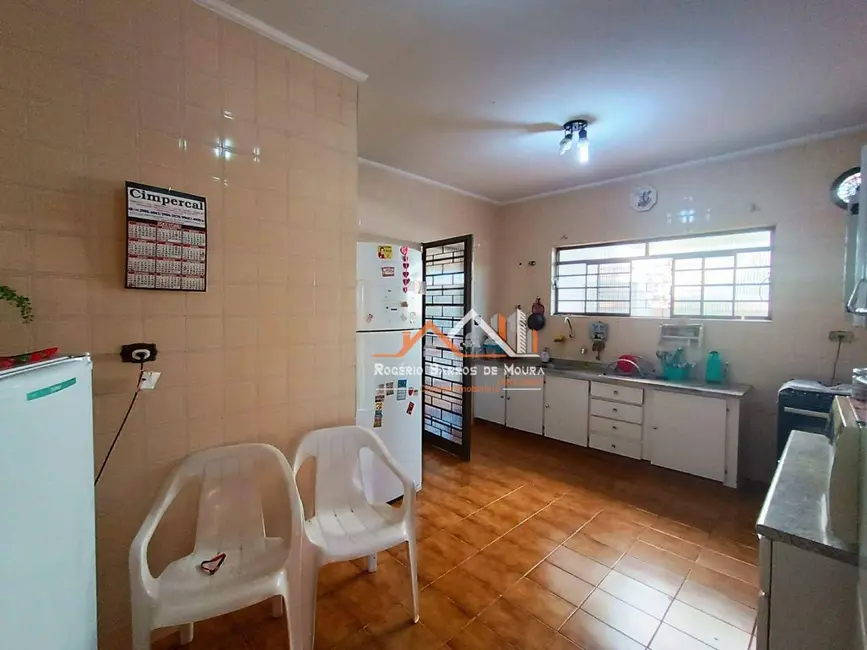 Foto 8 de Casa com 3 quartos à venda, 300m2 em Vila Cristina, Presidente Prudente - SP