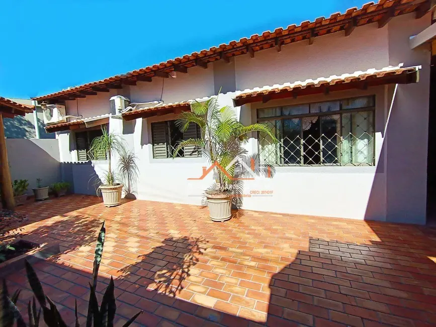 Foto 3 de Casa com 3 quartos à venda, 252m2 em Jardim Itaipu, Presidente Prudente - SP