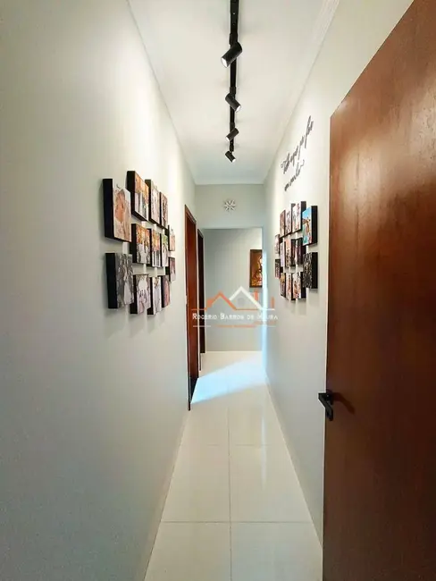 Casa com 3 quartos à venda, 200m2 em Núcleo Bartholomeu Bueno de Miranda, Presidente Prudente - SP - imagem 5 Foto 5 de Casa com 3 quartos à venda, 200m2 em Núcleo Bartholomeu Bueno de Miranda, Presidente Prudente - SP