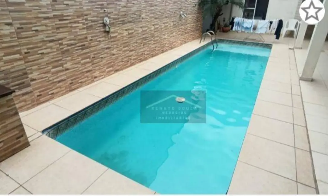 Sobrado com 4 quartos à venda, 250m2 em Peruibe - SP - imagem 3 Foto 3 de Sobrado com 4 quartos à venda, 250m2 em Peruibe - SP