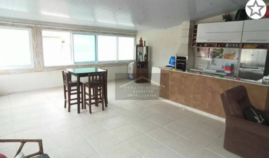 Sobrado com 4 quartos à venda, 250m2 em Peruibe - SP - imagem 9 Foto 9 de Sobrado com 4 quartos à venda, 250m2 em Peruibe - SP