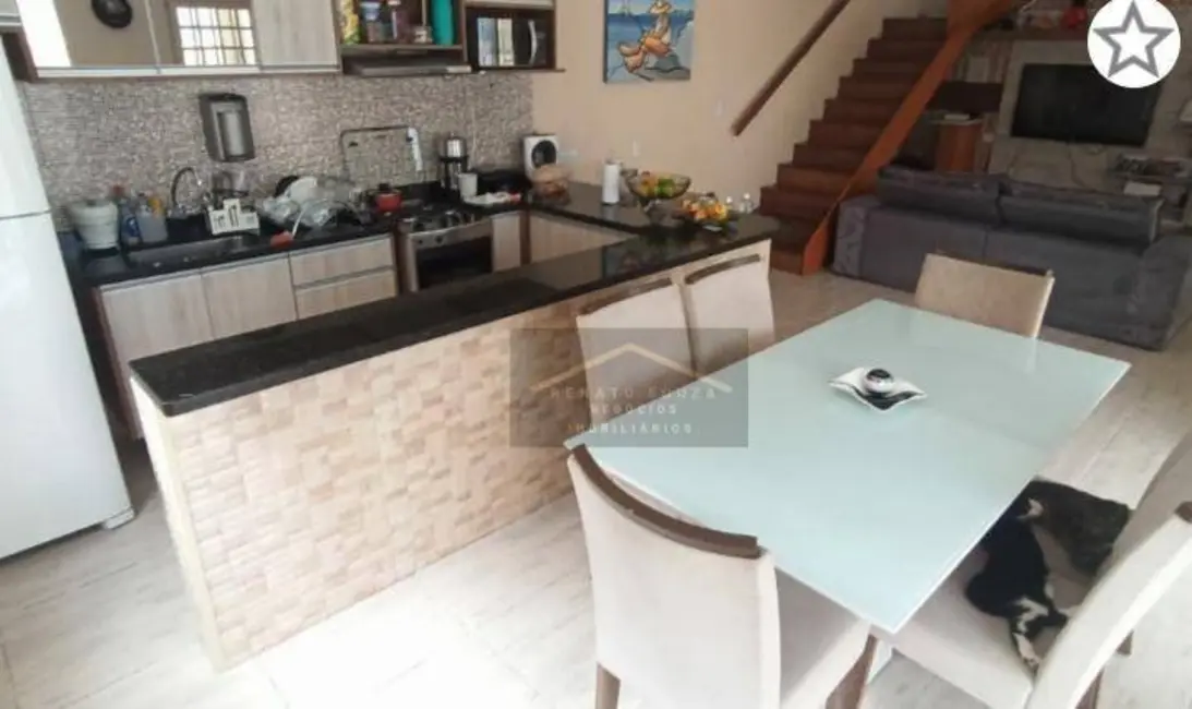 Sobrado com 4 quartos à venda, 250m2 em Peruibe - SP - imagem 7 Foto 7 de Sobrado com 4 quartos à venda, 250m2 em Peruibe - SP