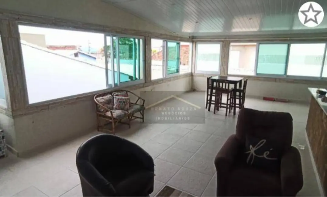 Sobrado com 4 quartos à venda, 250m2 em Peruibe - SP - imagem 6 Foto 6 de Sobrado com 4 quartos à venda, 250m2 em Peruibe - SP