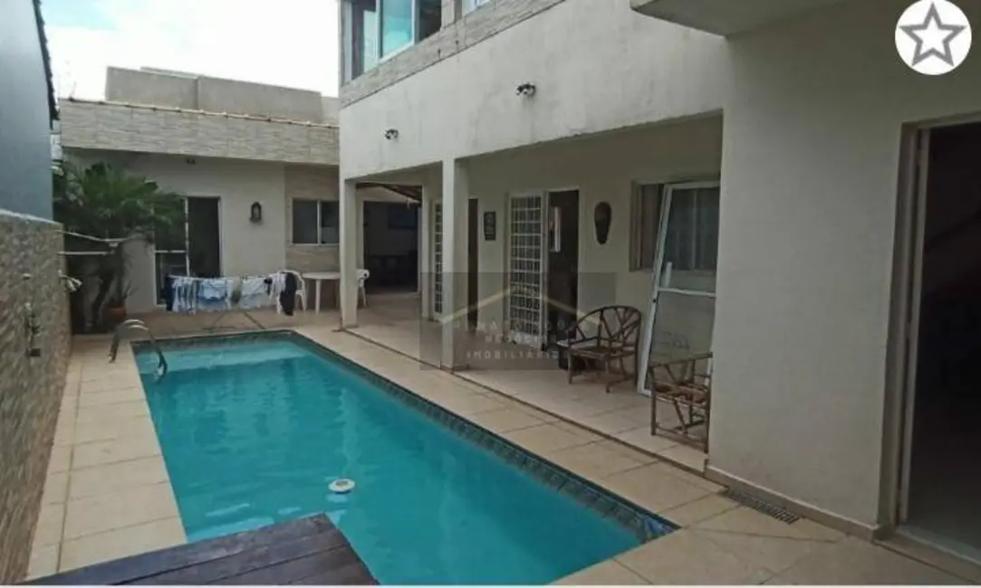 Sobrado com 4 quartos à venda, 250m2 em Peruibe - SP - imagem 4 Foto 4 de Sobrado com 4 quartos à venda, 250m2 em Peruibe - SP