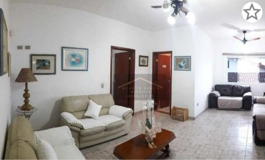 Sobrado com 5 quartos à venda, 400m2 em Peruibe - SP - imagem 4 Foto 4 de Sobrado com 5 quartos à venda, 400m2 em Peruibe - SP