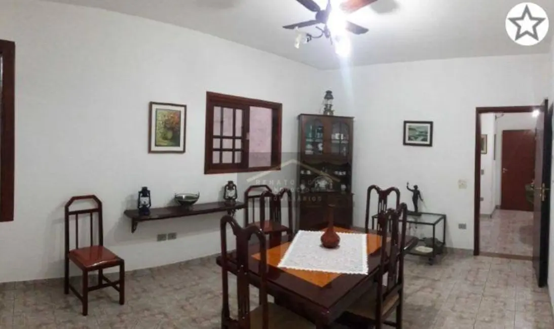 Sobrado com 5 quartos à venda, 400m2 em Peruibe - SP - imagem 6 Foto 6 de Sobrado com 5 quartos à venda, 400m2 em Peruibe - SP