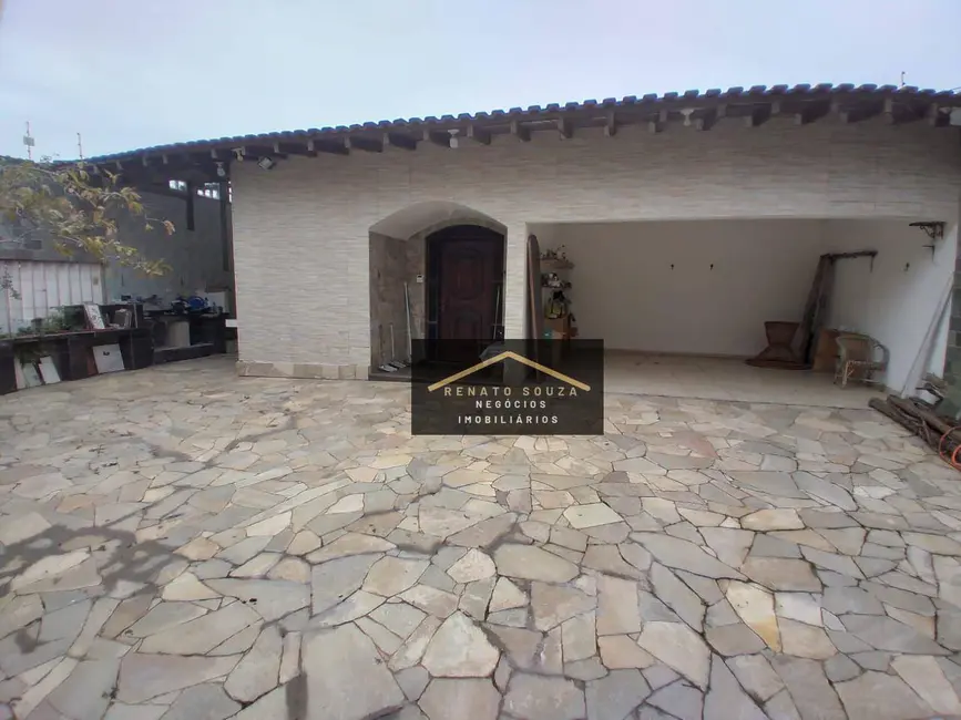 Foto 1 de Casa com 3 quartos à venda, 376m2 em Peruibe - SP