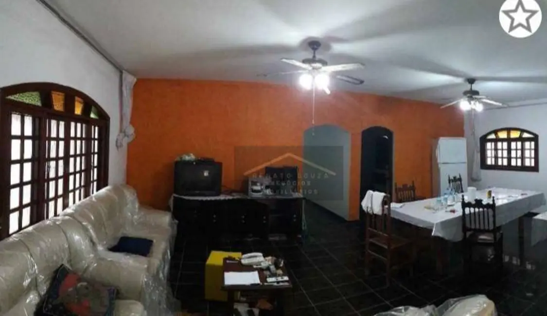 Casa com 3 quartos à venda, 376m2 em Peruibe - SP - imagem 5 Foto 5 de Casa com 3 quartos à venda, 376m2 em Peruibe - SP