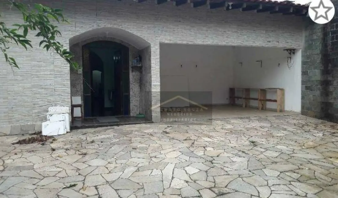 Casa com 3 quartos à venda, 376m2 em Peruibe - SP - imagem 2 Foto 2 de Casa com 3 quartos à venda, 376m2 em Peruibe - SP