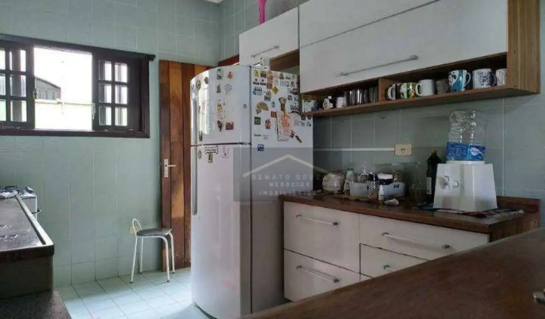 Casa com 3 quartos à venda, 562m2 em Peruibe - SP - imagem 6 Foto 6 de Casa com 3 quartos à venda, 562m2 em Peruibe - SP