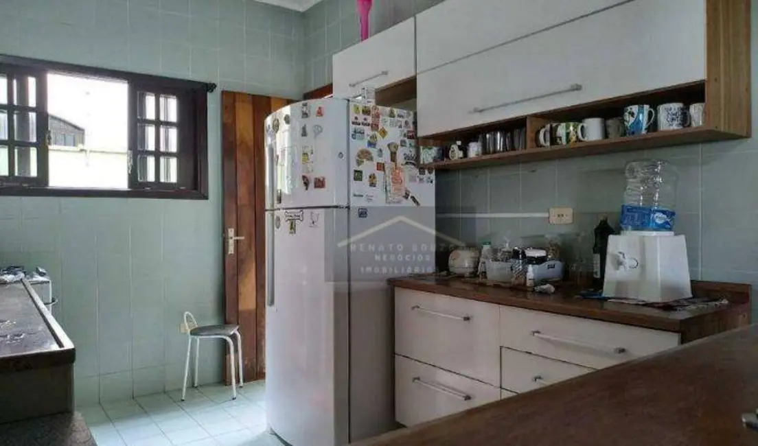 Casa com 3 quartos à venda, 562m2 em Peruibe - SP - imagem 8 Foto 8 de Casa com 3 quartos à venda, 562m2 em Peruibe - SP
